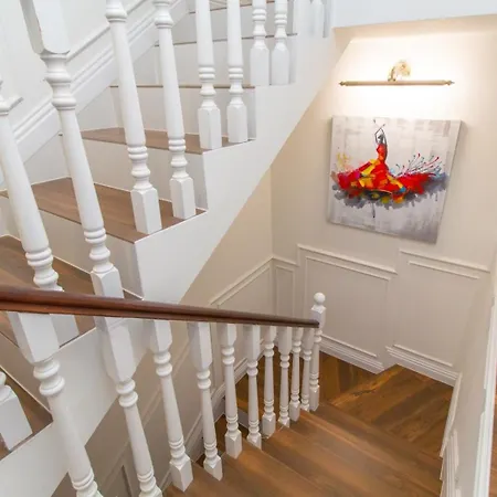 Lambrina 2 Apartment *