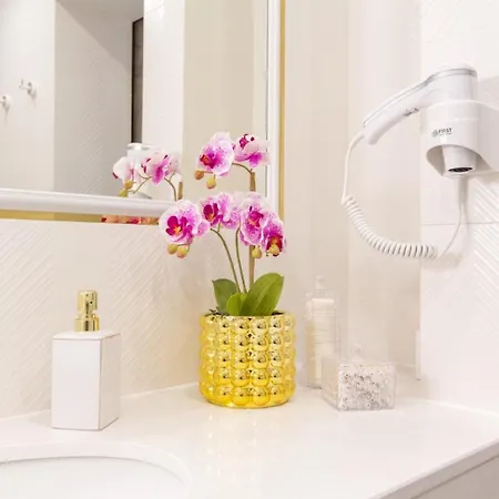 Appartement Lambrina 2 *